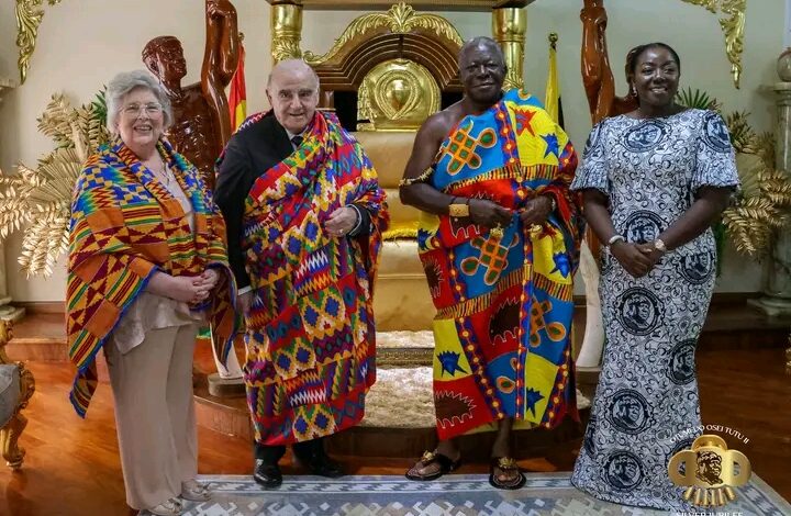 Asantehene Gifts Malta Prez, Wife Kente Fabrics